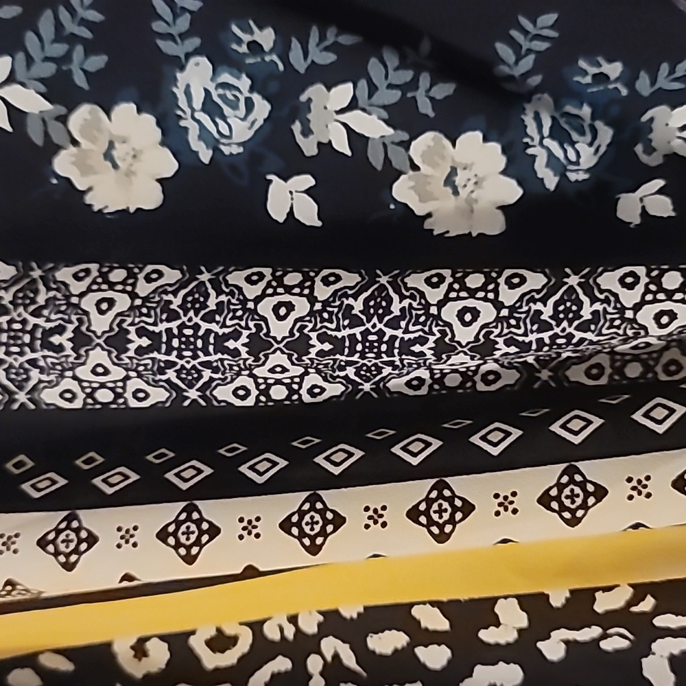 Blouse - Picture 3 of 3